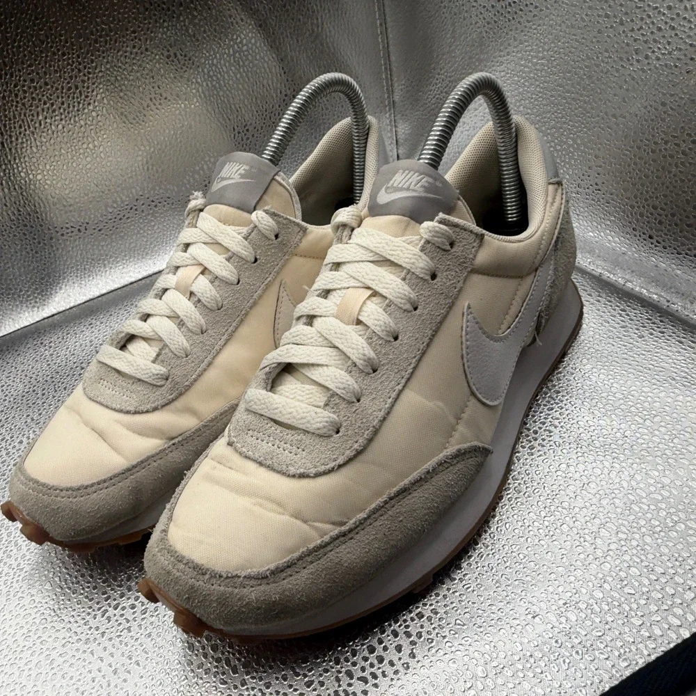 Size 8.5‎ Nike Daybreak Sneakers Womens Cream Good Suede Nylon Waffle Outsole